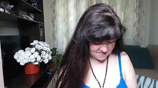 Illusionq online show from May 11, 10:32 am
