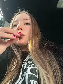 StephanieMur online show from February 3, 6:40 am