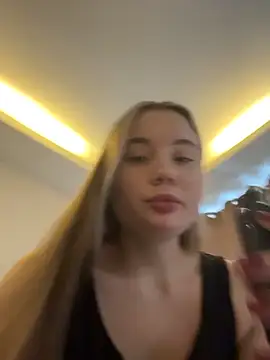 StephanieMur online show from February 10, 5:11 am