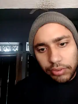 Snapshot of Desirock001 chatting on November 21, 2:10 am Desirock001 online show from November 21, 2:10 am