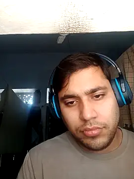 Snapshot of Desirock001 chatting on February 7, 7:56 am Desirock001 online show from February 7, 7:56 am