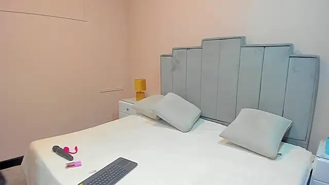 gabriela lux online show from September 21, 10:39 am