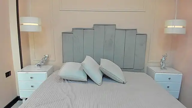 gabriela lux online show from October 26, 10:43 am