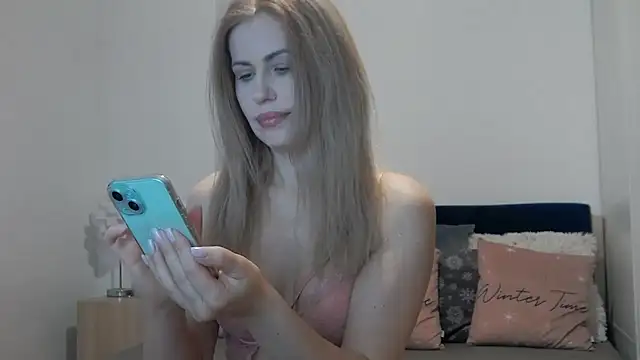 Snapshot of Lika_Soul chatting on February 13, 4:03 pm Lika Soul online show from February 13, 4:03 pm