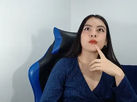 EloiseJun online show from October 11, 2:22 am