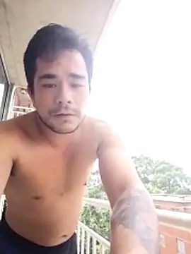 Snapshot of LevelUpL0ver chatting on April 3, 3:21 pm LevelUpL0ver online show from April 3, 3:21 pm