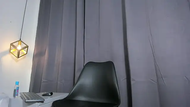 Snapshot of lianfox_ chatting on October 25, 12:56 pm lianfox online show from October 25, 12:56 pm