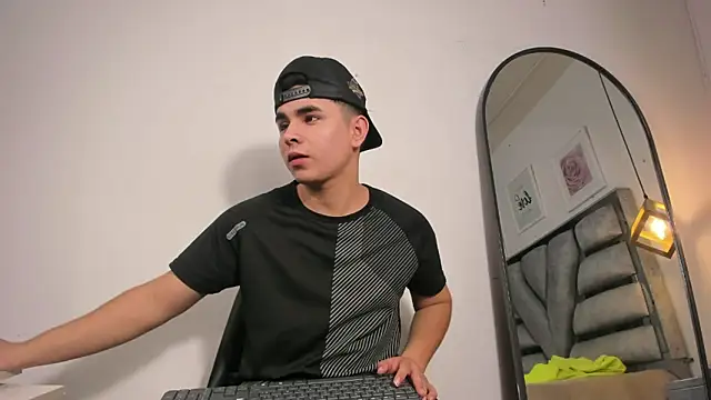 Snapshot of lianfox_ chatting on February 26, 2:43 am lianfox online show from February 26, 2:43 am