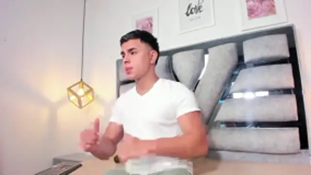 Snapshot of lianfox_ chatting on March 21, 12:21 pm lianfox online show from March 21, 12:21 pm