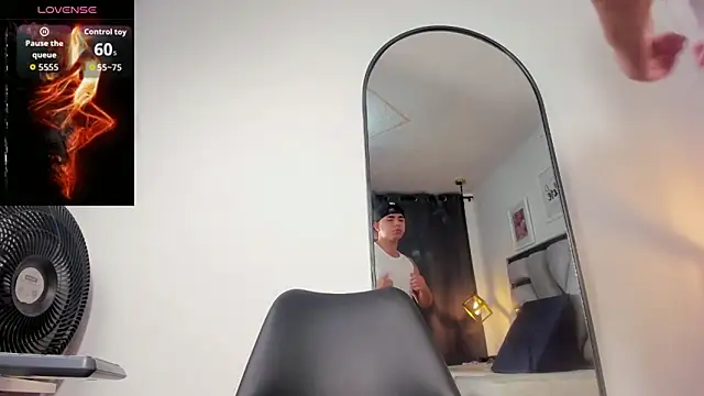 lianfox  online show from May 19, 12:33 pm