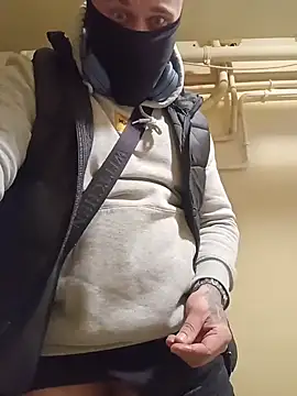 Snapshot of Barber33zk chatting on February 14, 5:48 am Barber33zk online show from February 14, 5:48 am