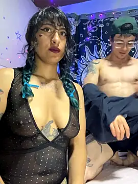 Snapshot of puepleholly chatting on December 23, 1:36 am puepleholly online show from December 23, 1:36 am