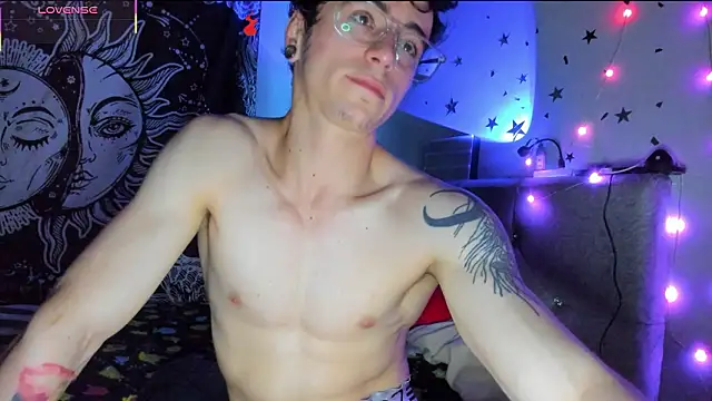 Snapshot of puepleholly chatting on January 18, 11:30 pm puepleholly online show from January 18, 11:30 pm