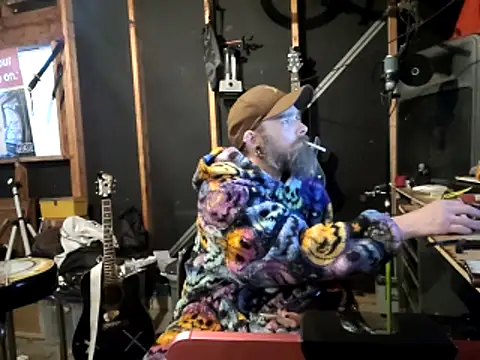 thejuicybacon online show from April 2, 11:52 am