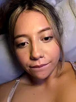 MissCat  online show from October 6, 3:15 am