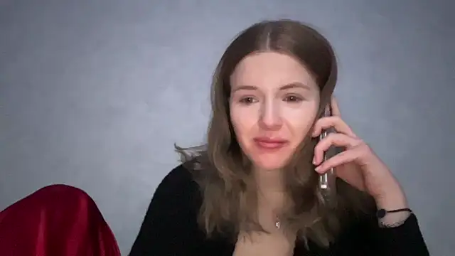 LilMiia online show from December 22, 1:52 pm