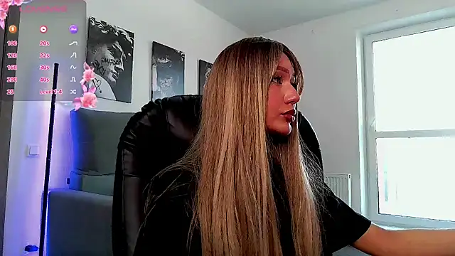 Snapshot of Lisa_Shultz chatting on March 26, 10:32 am Lisa Shultz online show from March 26, 10:32 am