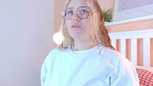 Snapshot of BelaMiller_ chatting on September 20, 11:33 am BelaMiller online show from September 20, 11:33 am