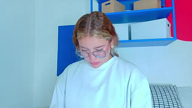 Snapshot of BelaMiller_ chatting on September 22, 11:34 am BelaMiller online show from September 22, 11:34 am