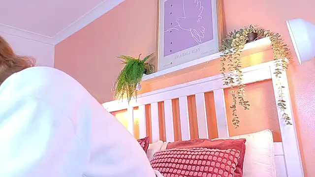 Snapshot of BelaMiller_ chatting on October 14, 11:44 am BelaMiller online show from October 14, 11:44 am