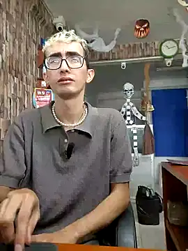 moorejhosua online show from October 26, 3:07 pm