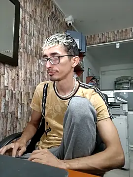 moorejhosua online show from November 2, 1:35 pm