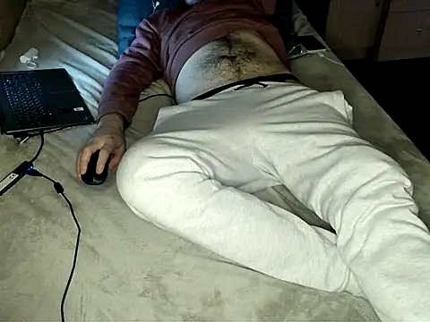 Snapshot of bul_boy chatting on March 19, 6:01 pm bul boy online show from March 19, 6:01 pm