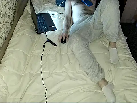 Snapshot of bul_boy chatting on April 1, 6:38 pm bul boy online show from April 1, 6:38 pm