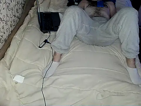 Snapshot of bul_boy chatting on April 2, 6:49 pm bul boy online show from April 2, 6:49 pm