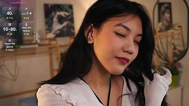 MoiraEger online show from October 1, 5:08 pm