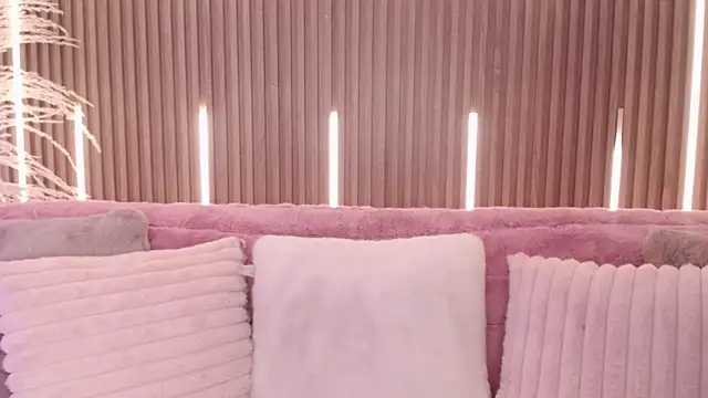 MylaDreams online show from October 2, 3:13 am