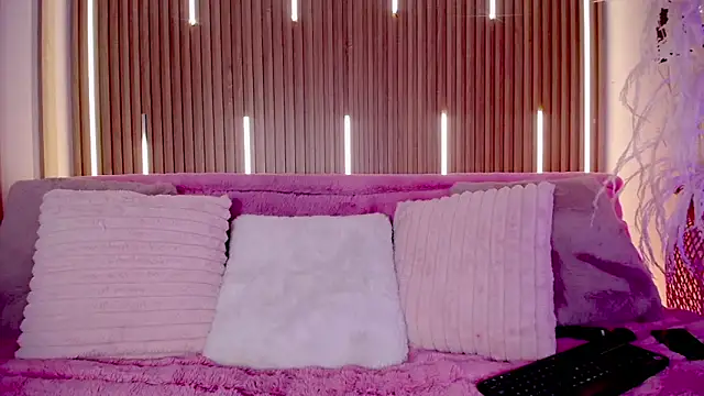 MylaDreams online show from November 10, 3:38 am