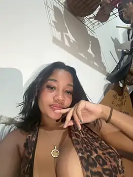 Snapshot of hillarymoreninha chatting on September 25, 7:45 am hillarymoreninha online show from September 25, 7:45 am