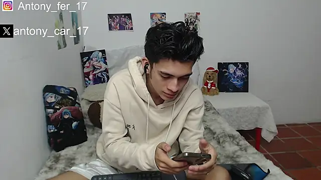 Snapshot of Rimuru17 chatting on January 15, 5:01 am Rimuru17 online show from January 15, 5:01 am