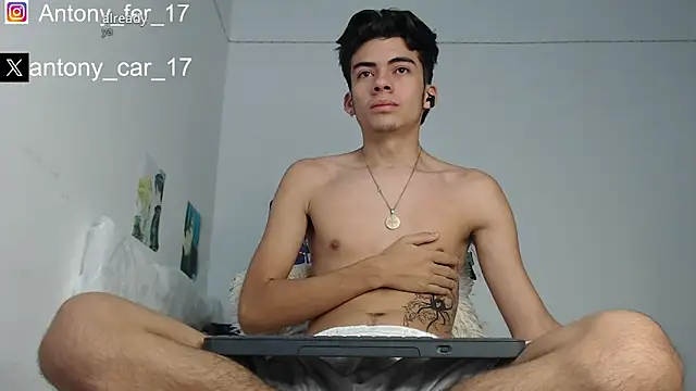 Snapshot of Rimuru17 chatting on February 10, 4:49 am Rimuru17 online show from February 10, 4:49 am