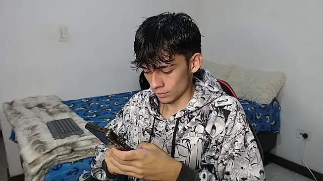 Snapshot of Rimuru17 chatting on March 13, 4:30 am Rimuru17 online show from March 13, 4:30 am