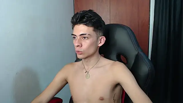 Snapshot of Rimuru17 chatting on April 5, 2:20 am Rimuru17 online show from April 5, 2:20 am