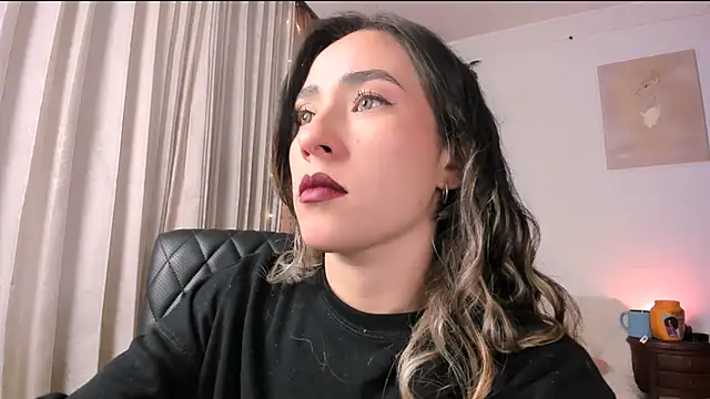 Sara kaic online show from May 18, 1:35 am