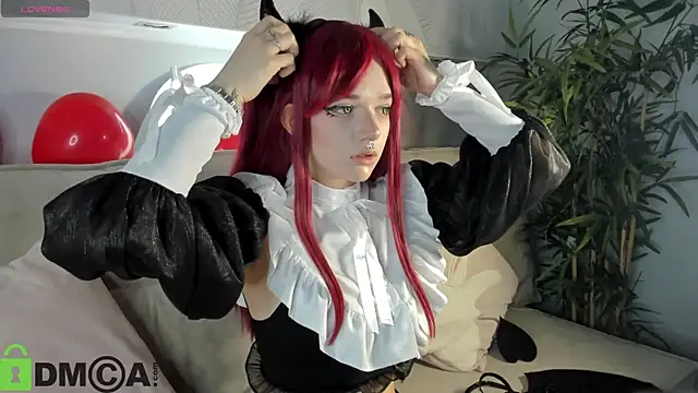 Snapshot of Molly_Platt chatting on February 12, 9:26 am Molly Platt online show from February 12, 9:26 am