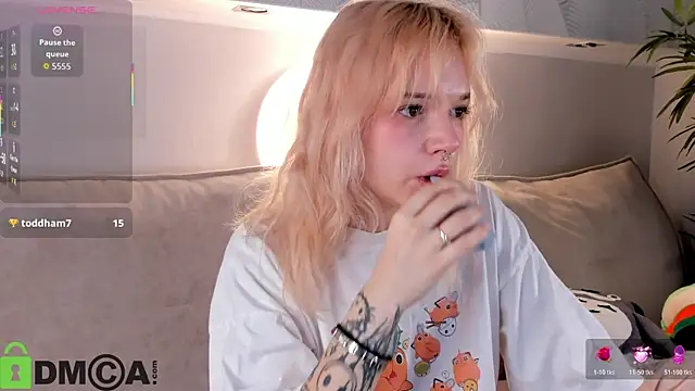 Snapshot of Molly_Platt chatting on March 18, 9:12 am Molly Platt online show from March 18, 9:12 am