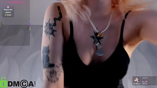 Snapshot of Molly_Platt chatting on March 21, 9:14 am Molly Platt online show from March 21, 9:14 am