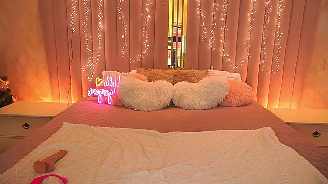 Snapshot of HeavenElle chatting on December 17, 7:25 am HeavenElle online show from December 17, 7:25 am