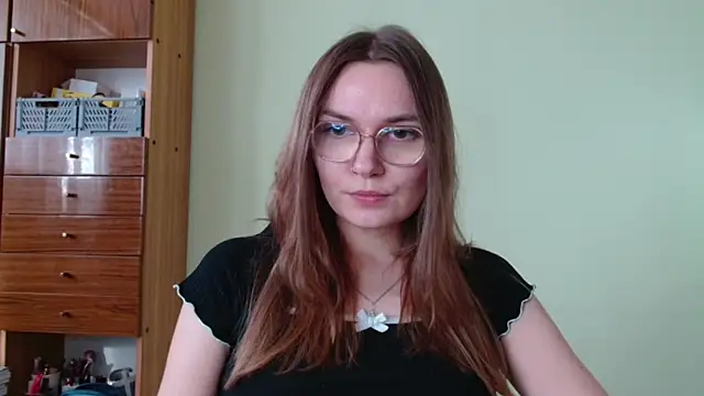 LooveELLYx online show from October 15, 1:44 pm