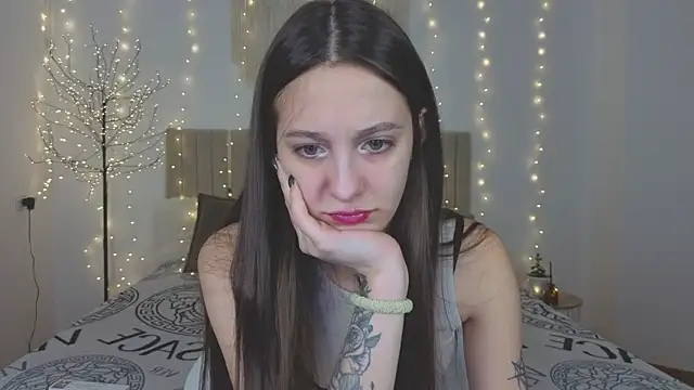 Little cherryy   online show from December 19, 7:37 am