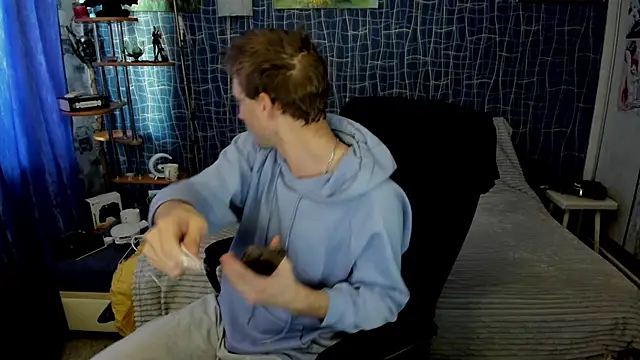 CuteBoy228 online show from May 6, 1:16 pm