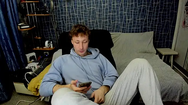 CuteBoy228 online show from May 15, 9:11 pm