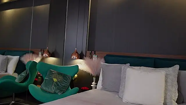 Snapshot of EmilyTrix chatting on March 2, 5:30 am EmilyTrix online show from March 2, 5:30 am