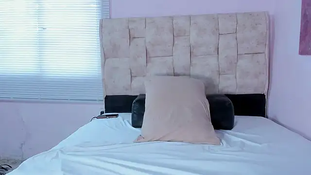 Snapshot of kethe_love_ chatting on April 4, 9:01 pm kethe love online show from April 4, 9:01 pm