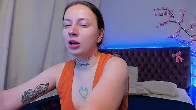 LilaVame online show from October 10, 7:35 pm