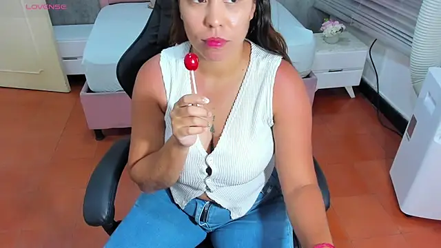 lissa jhonsoon online show from March 17, 3:00 am